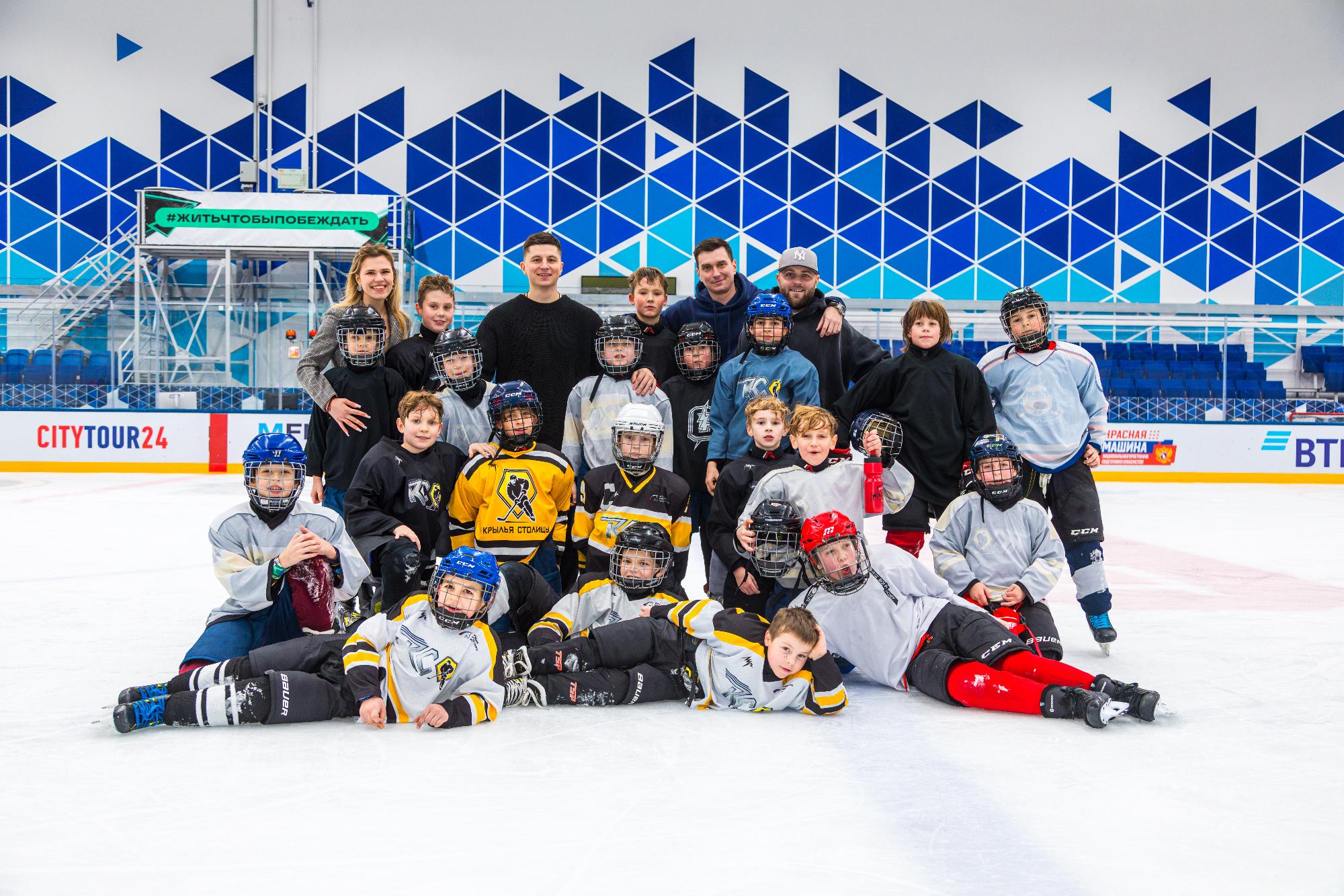 Хоккейная школа «Крылья Столицы»